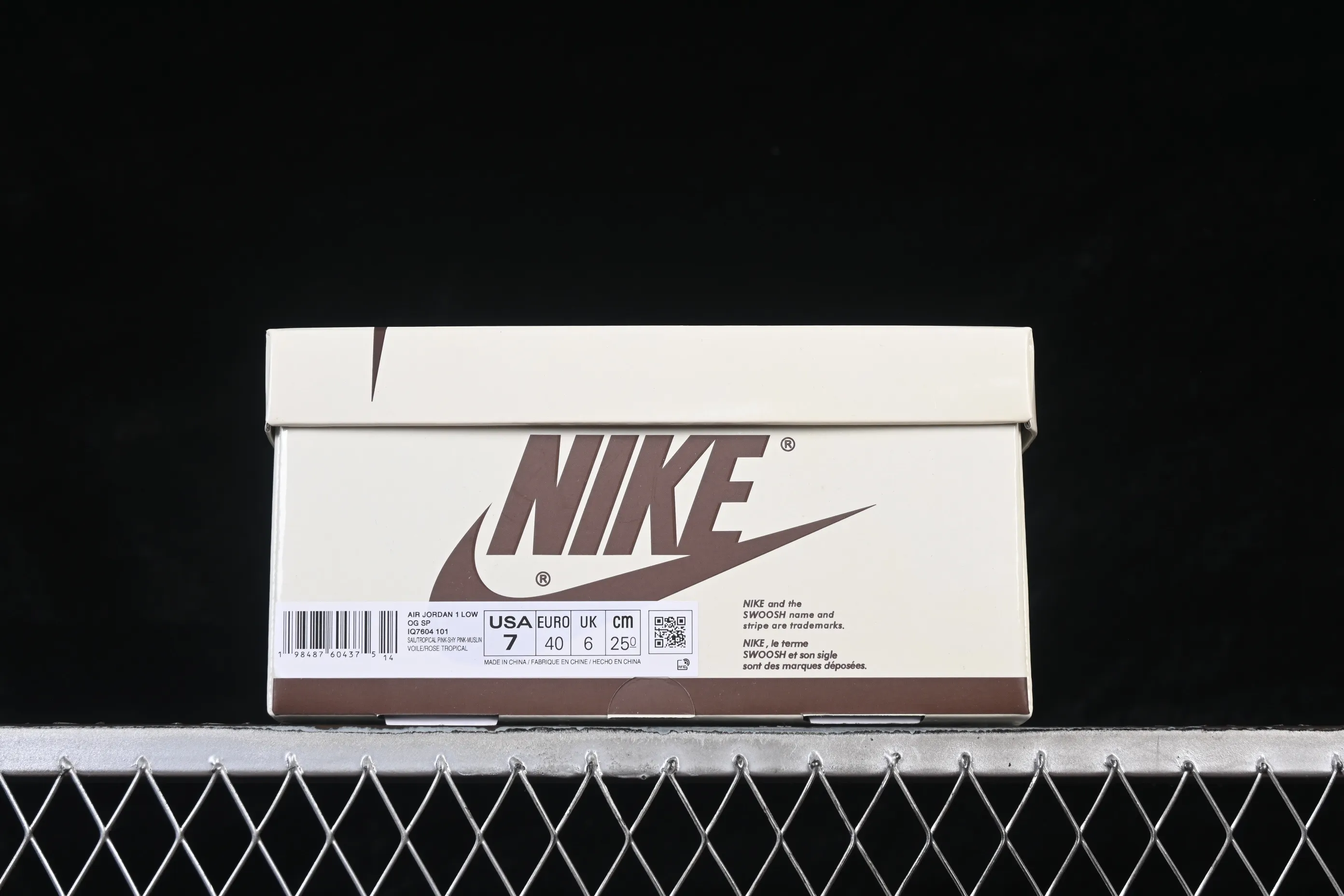 All categories Air Jordan Jordan series basketball shoes Air Jordan 1 Low Travis Scott x Air Jordan 1 Low OG AJ1 Joe 1 undercut low IQ7604-101